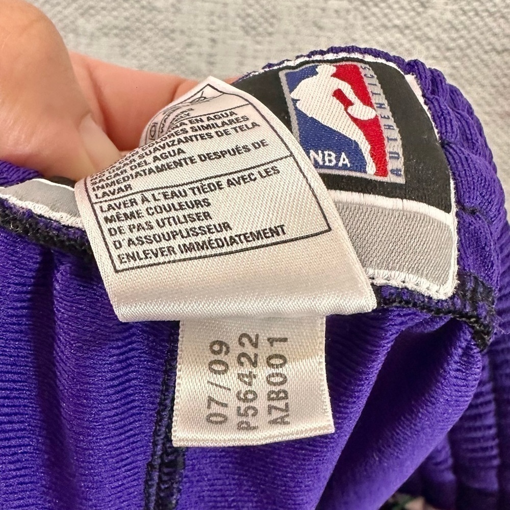Y2K 2009 Adidas NBA Clima365 Lakers black and purple track pants size M - Picture 2 of 11